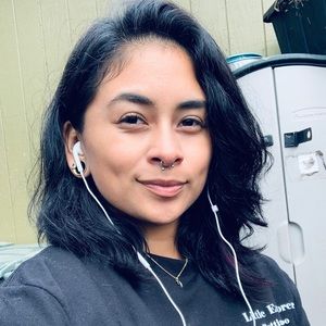 Meet your Posher, Jasmine